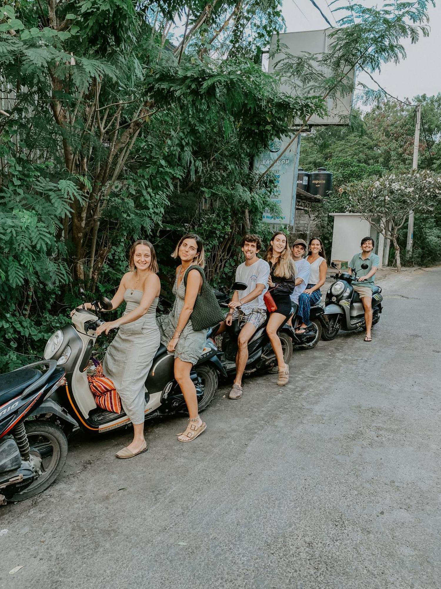 Garden Cottage Lembongan & Hostel Nusa Lembongan  Exterior photo