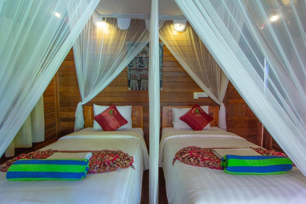 Garden Cottage Lembongan & Hostel Nusa Lembongan  Exterior photo